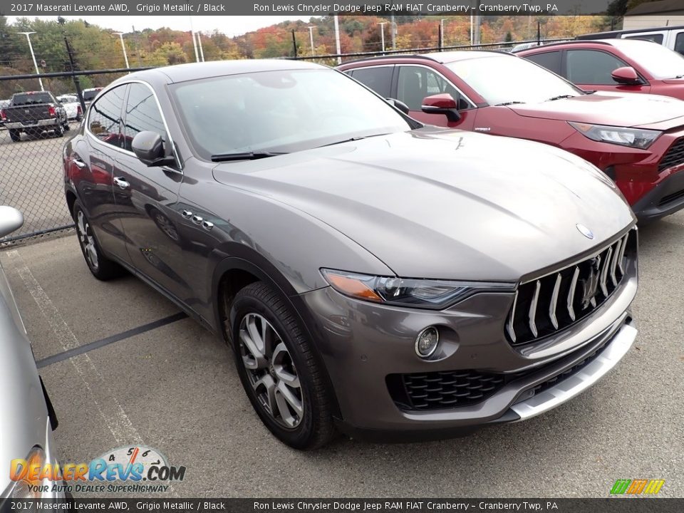 Front 3/4 View of 2017 Maserati Levante AWD Photo #3