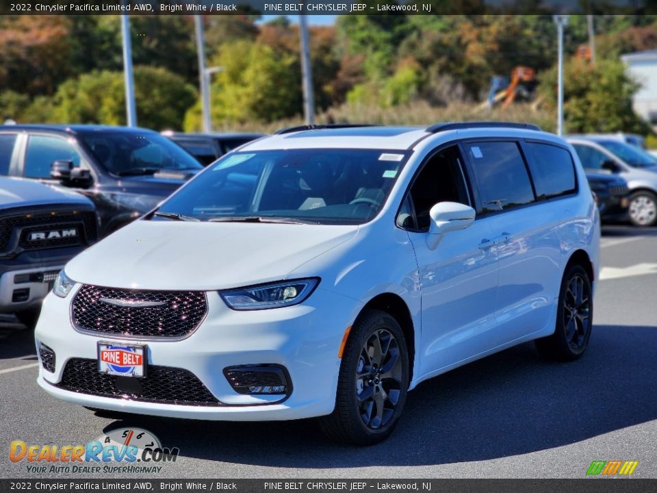 2022 Chrysler Pacifica Limited AWD Bright White / Black Photo #1
