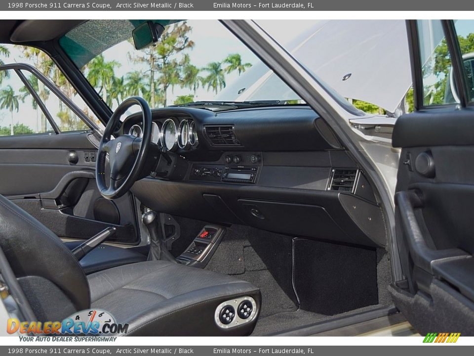 Dashboard of 1998 Porsche 911 Carrera S Coupe Photo #33