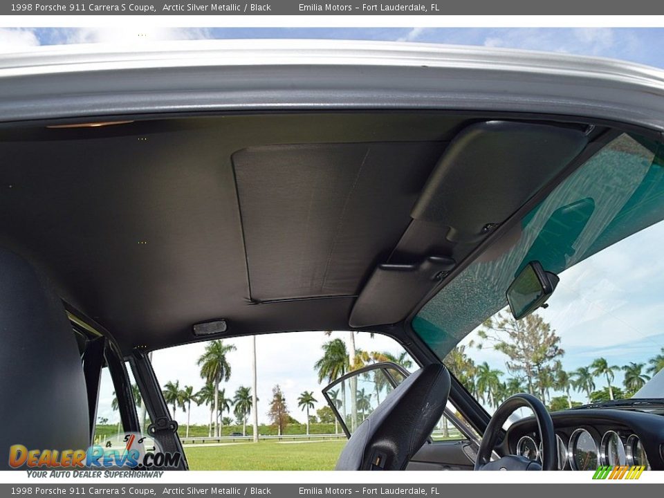 Sunroof of 1998 Porsche 911 Carrera S Coupe Photo #49