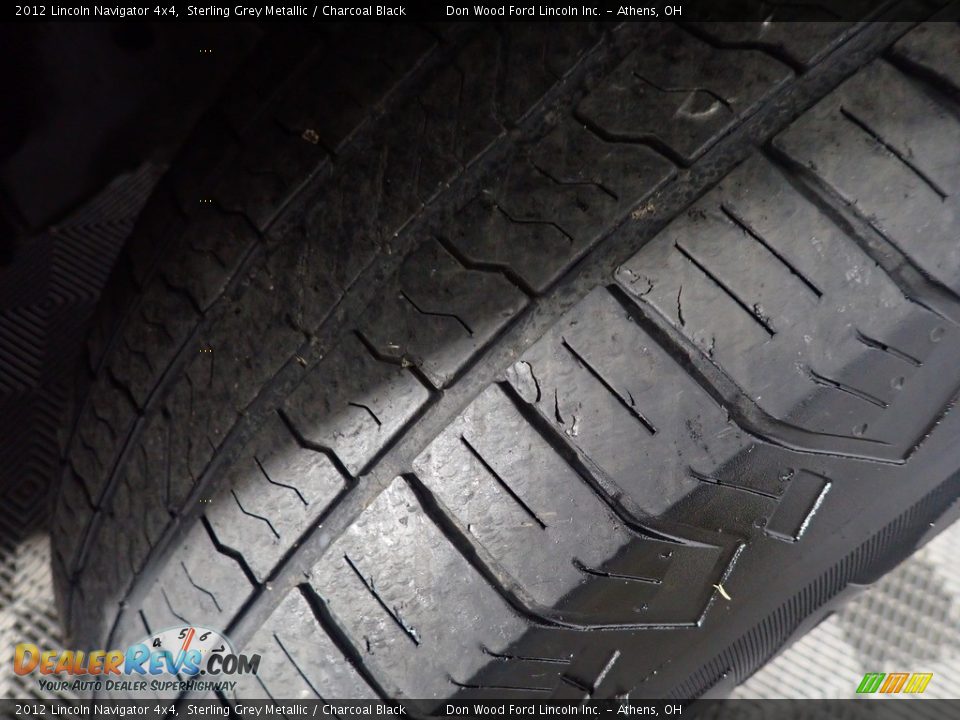 2012 Lincoln Navigator 4x4 Sterling Grey Metallic / Charcoal Black Photo #32