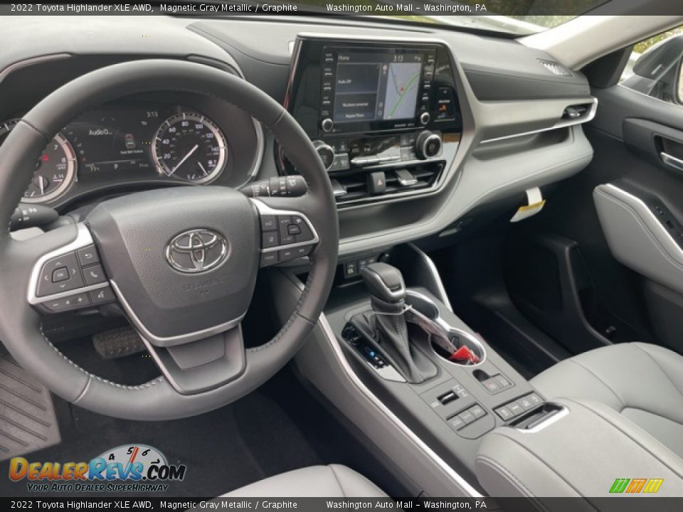 Front Seat of 2022 Toyota Highlander XLE AWD Photo #3