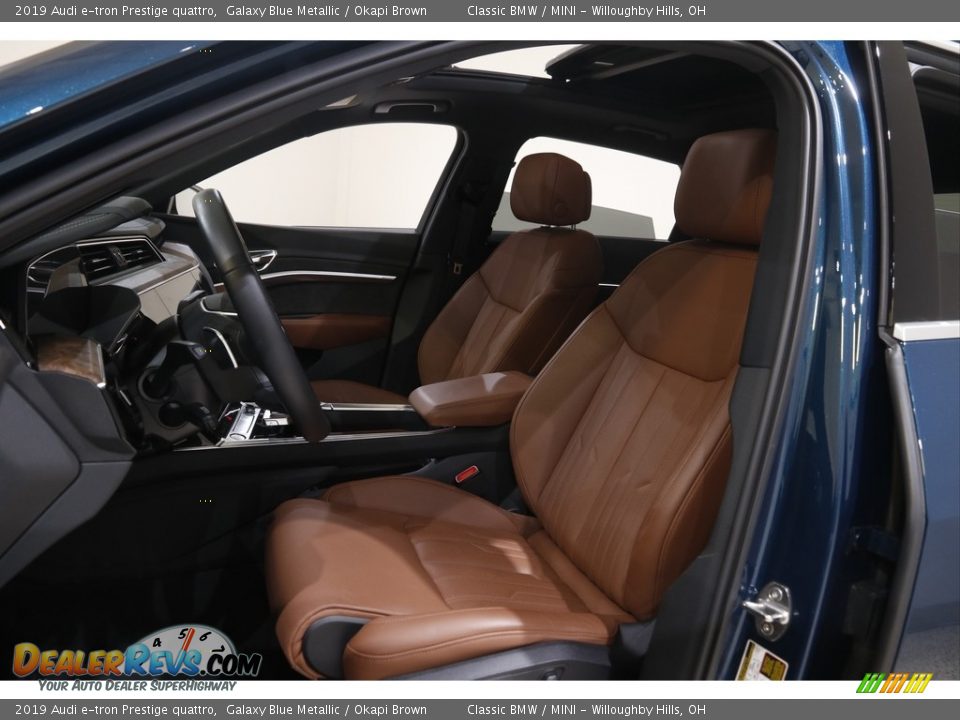 Front Seat of 2019 Audi e-tron Prestige quattro Photo #5