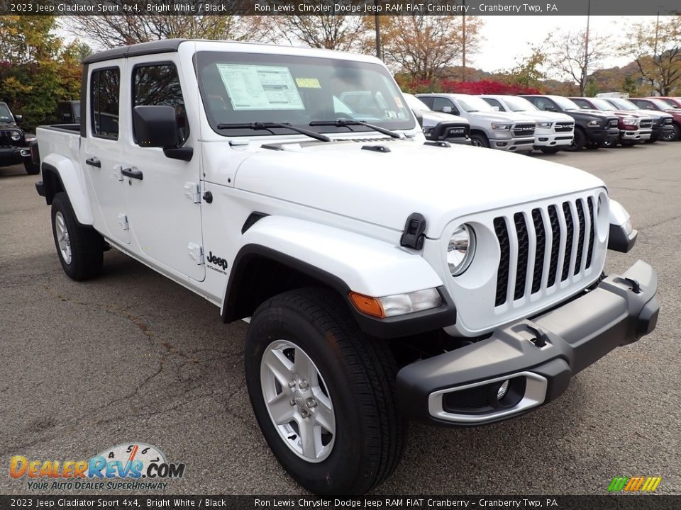 Front 3/4 View of 2023 Jeep Gladiator Sport 4x4 Photo #7