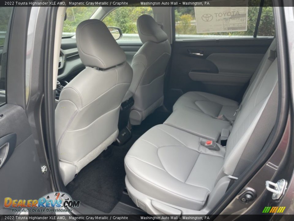 Rear Seat of 2022 Toyota Highlander XLE AWD Photo #24