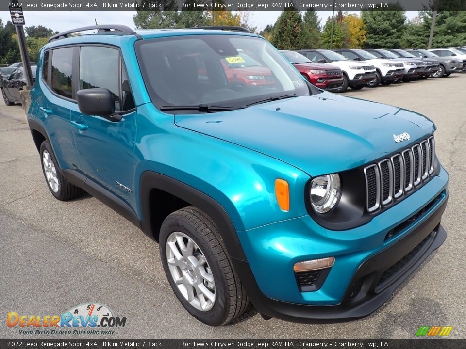 Front 3/4 View of 2022 Jeep Renegade Sport 4x4 Photo #7