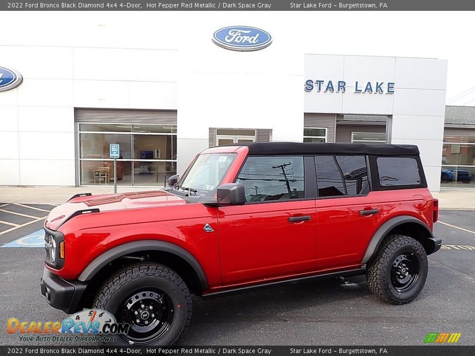 2022 Ford Bronco Black Diamond 4x4 4-Door Hot Pepper Red Metallic / Dark Space Gray Photo #1