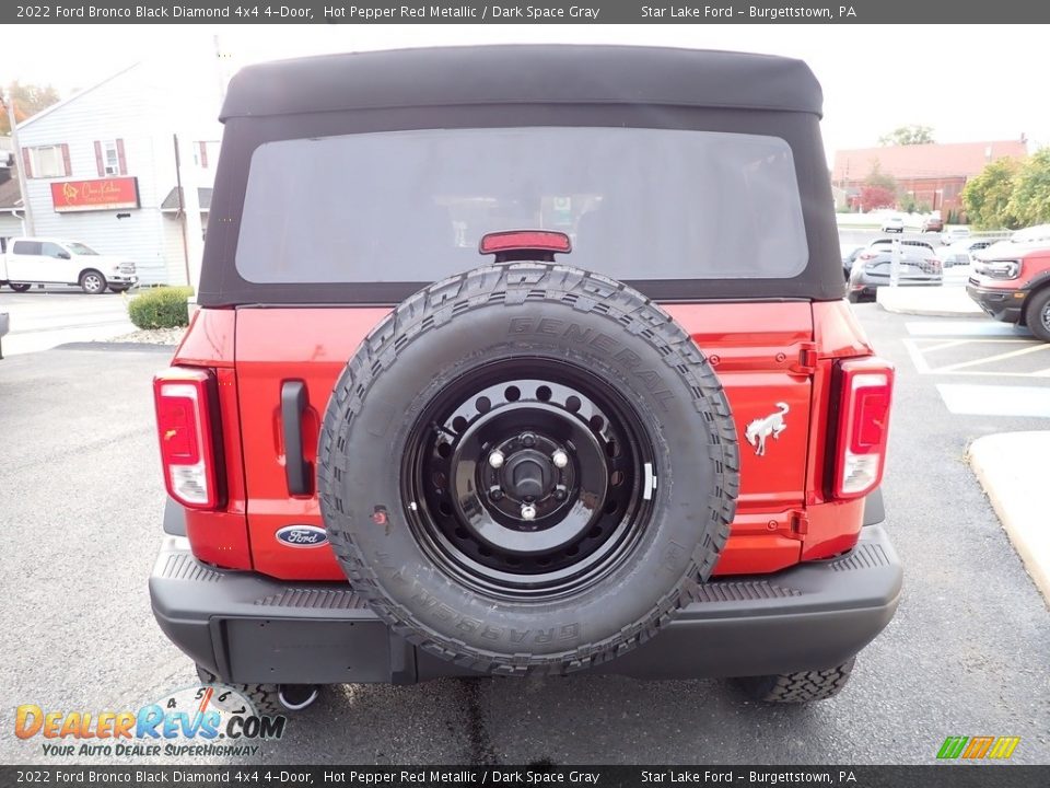 2022 Ford Bronco Black Diamond 4x4 4-Door Hot Pepper Red Metallic / Dark Space Gray Photo #4