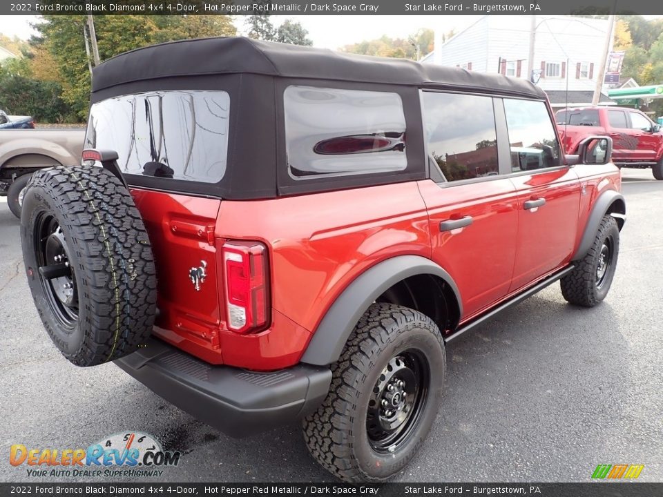 2022 Ford Bronco Black Diamond 4x4 4-Door Hot Pepper Red Metallic / Dark Space Gray Photo #5