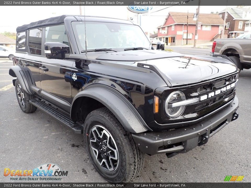 Front 3/4 View of 2022 Ford Bronco Outer Banks 4x4 4-Door Photo #7