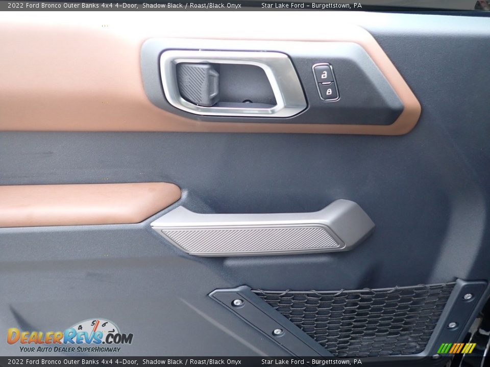 Door Panel of 2022 Ford Bronco Outer Banks 4x4 4-Door Photo #13