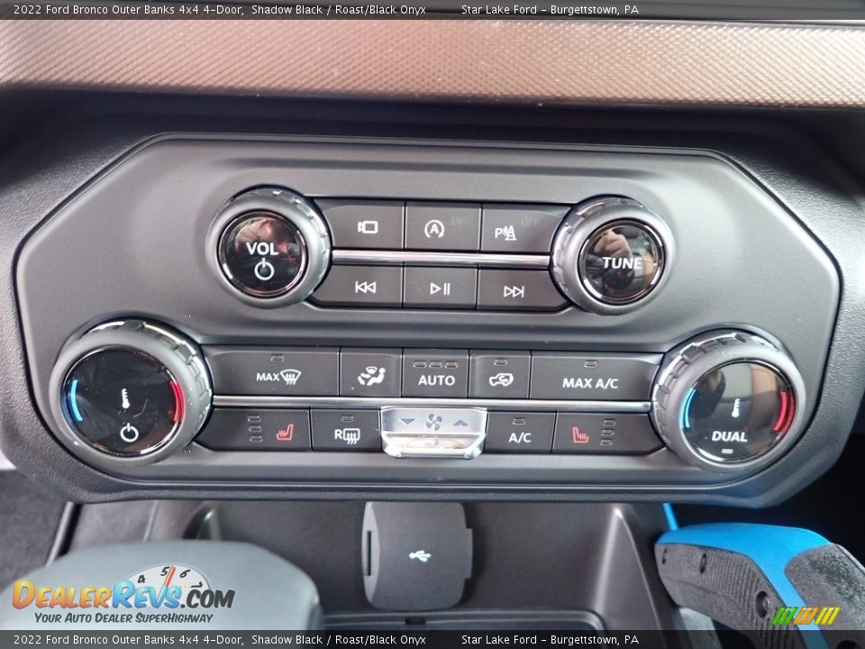 Controls of 2022 Ford Bronco Outer Banks 4x4 4-Door Photo #20
