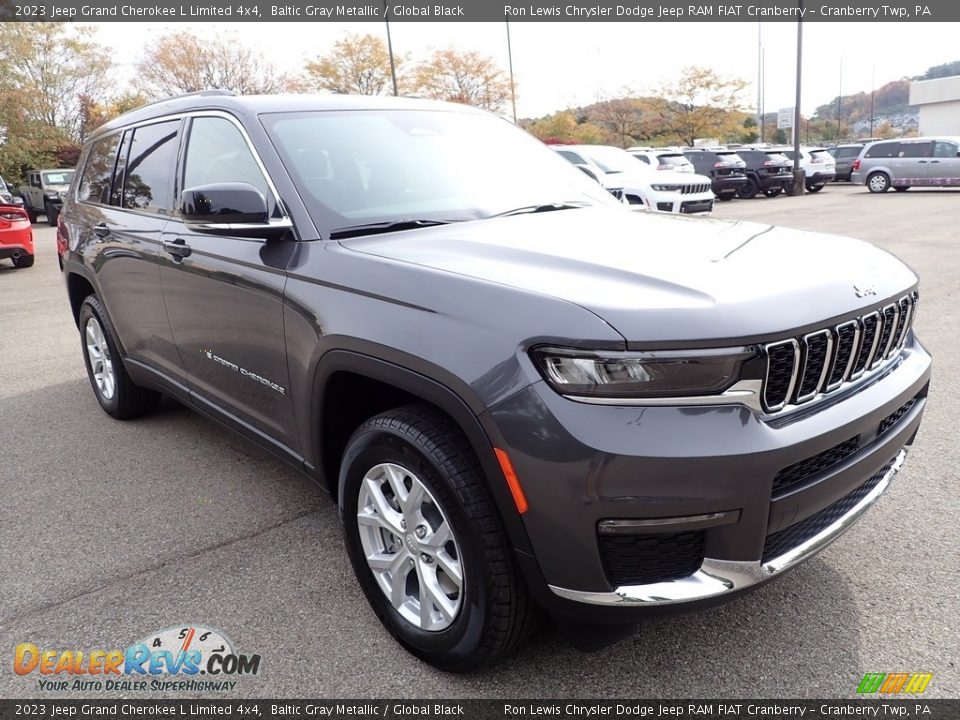 Front 3/4 View of 2023 Jeep Grand Cherokee L Limited 4x4 Photo #7