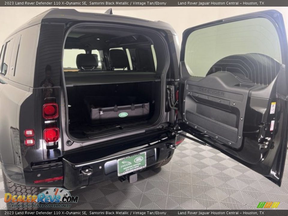 2023 Land Rover Defender 110 X-Dynamic SE Santorini Black Metallic / Vintage Tan/Ebony Photo #25