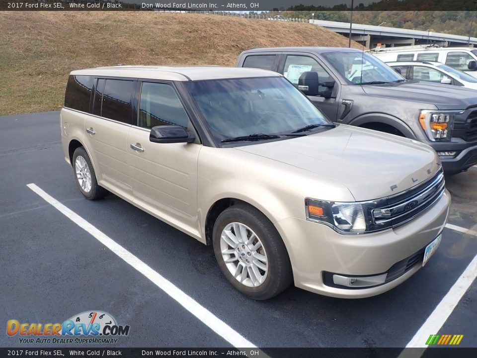 Front 3/4 View of 2017 Ford Flex SEL Photo #1