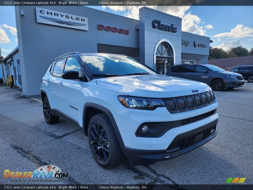 2022 Jeep Compass Latitude 4x4 Bright White / Black Photo #1
