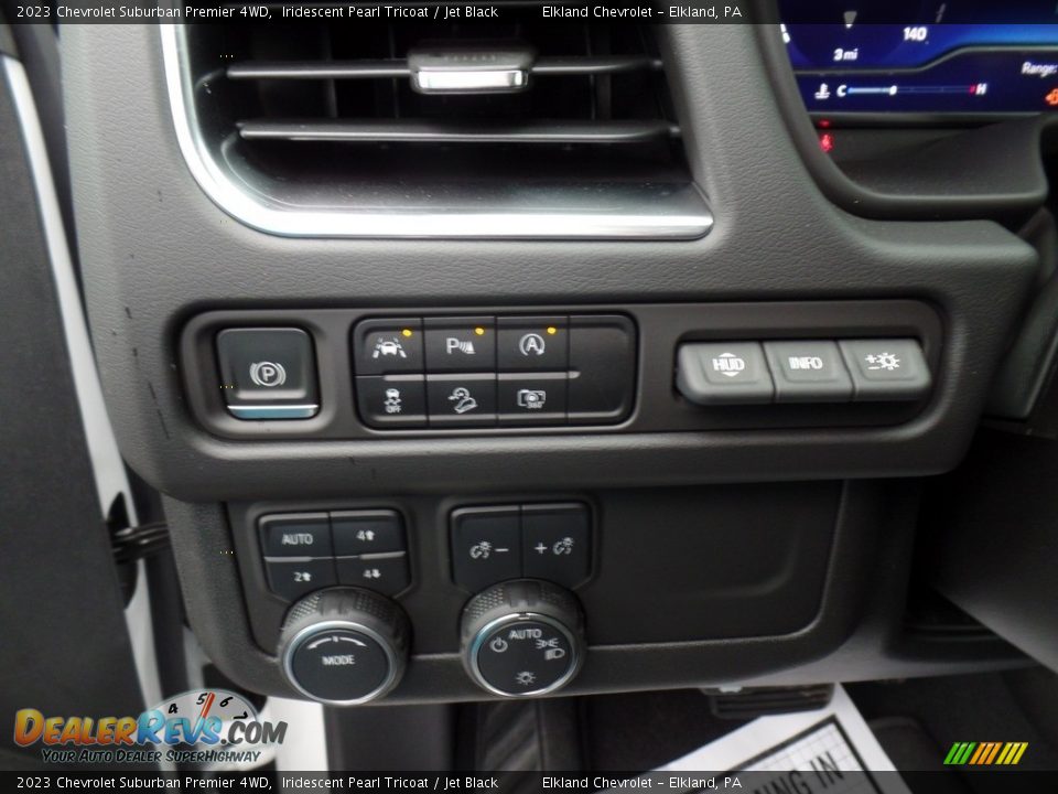2023 Chevrolet Suburban Premier 4WD Iridescent Pearl Tricoat / Jet Black Photo #26