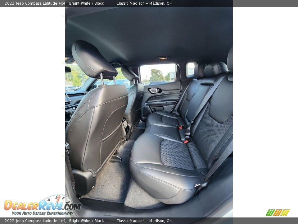 2022 Jeep Compass Latitude 4x4 Bright White / Black Photo #3