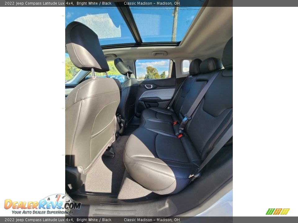 2022 Jeep Compass Latitude Lux 4x4 Bright White / Black Photo #3