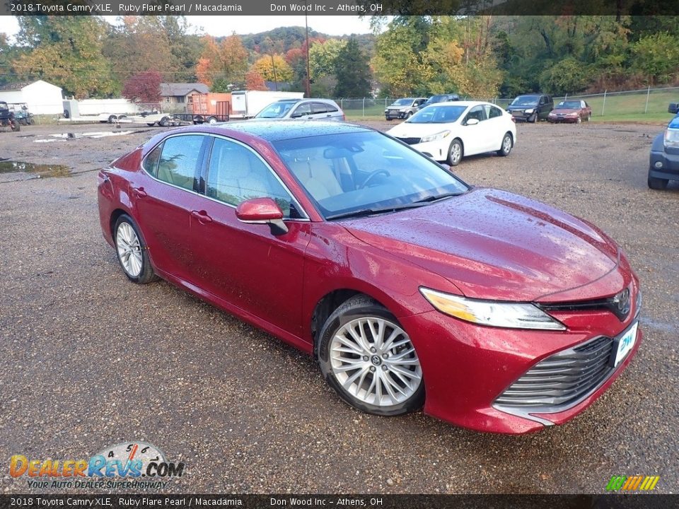 2018 Toyota Camry XLE Ruby Flare Pearl / Macadamia Photo #2