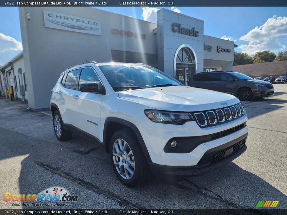 2022 Jeep Compass Latitude Lux 4x4 Bright White / Black Photo #1