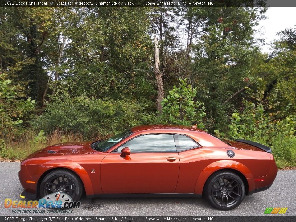 2022 Dodge Challenger R/T Scat Pack Widebody Sinamon Stick / Black Photo #1