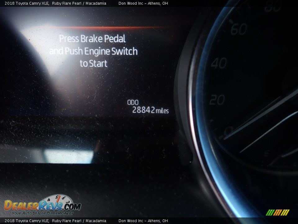 2018 Toyota Camry XLE Ruby Flare Pearl / Macadamia Photo #14