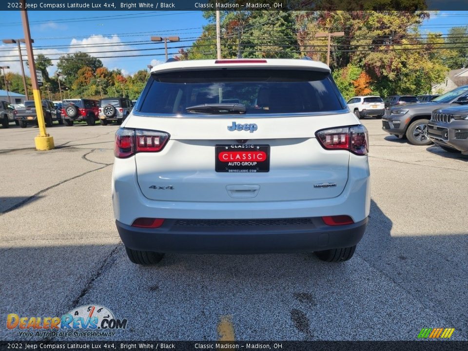 2022 Jeep Compass Latitude Lux 4x4 Bright White / Black Photo #10