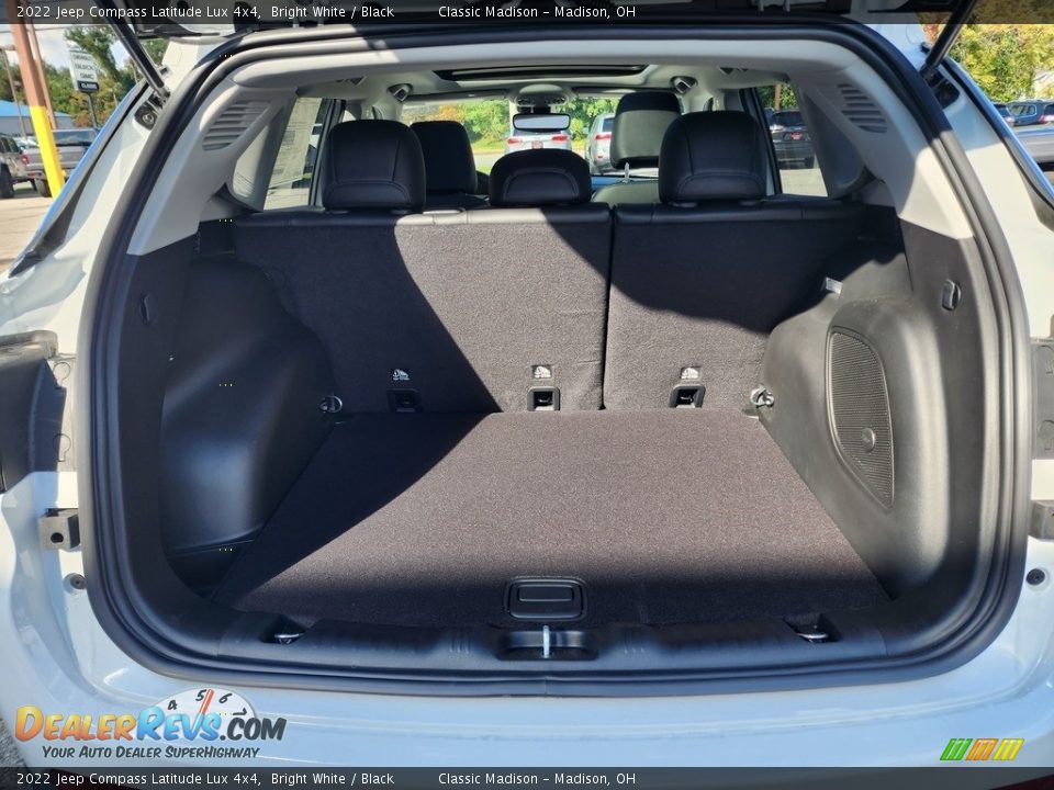2022 Jeep Compass Latitude Lux 4x4 Bright White / Black Photo #11