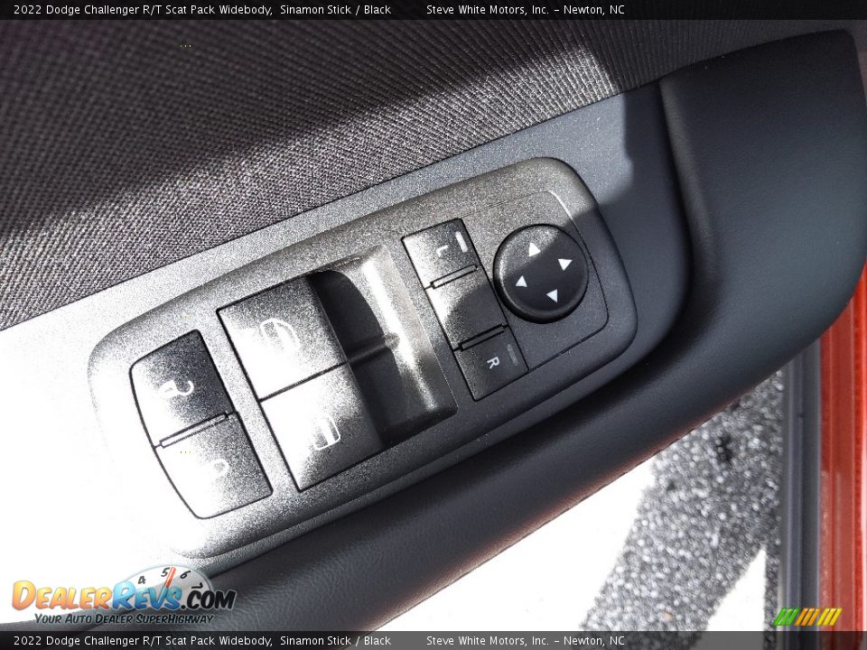 2022 Dodge Challenger R/T Scat Pack Widebody Sinamon Stick / Black Photo #11