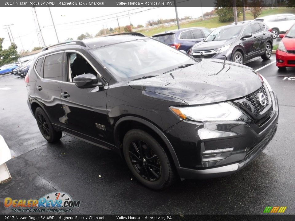 2017 Nissan Rogue SV AWD Magnetic Black / Charcoal Photo #7