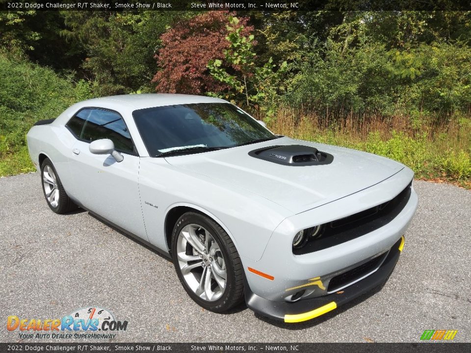 Front 3/4 View of 2022 Dodge Challenger R/T Shaker Photo #4