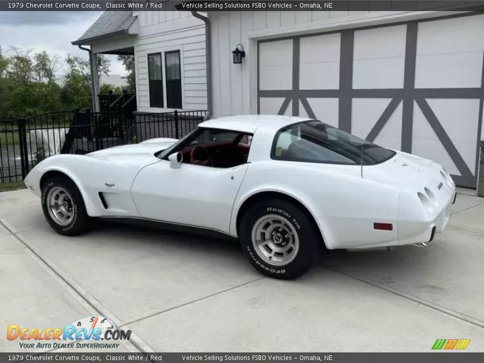 1979 Chevrolet Corvette Coupe Classic White / Red Photo #4