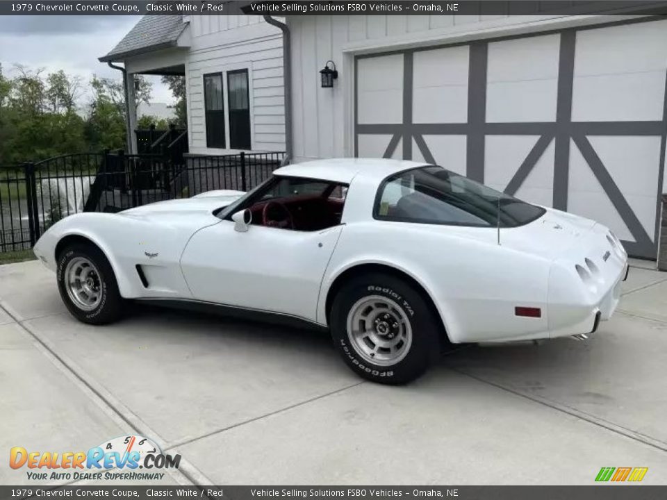 1979 Chevrolet Corvette Coupe Classic White / Red Photo #4