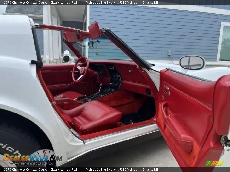 Front Seat of 1979 Chevrolet Corvette Coupe Photo #9