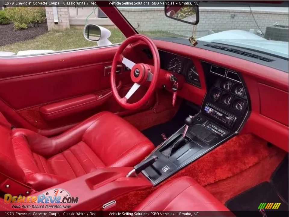 Front Seat of 1979 Chevrolet Corvette Coupe Photo #10