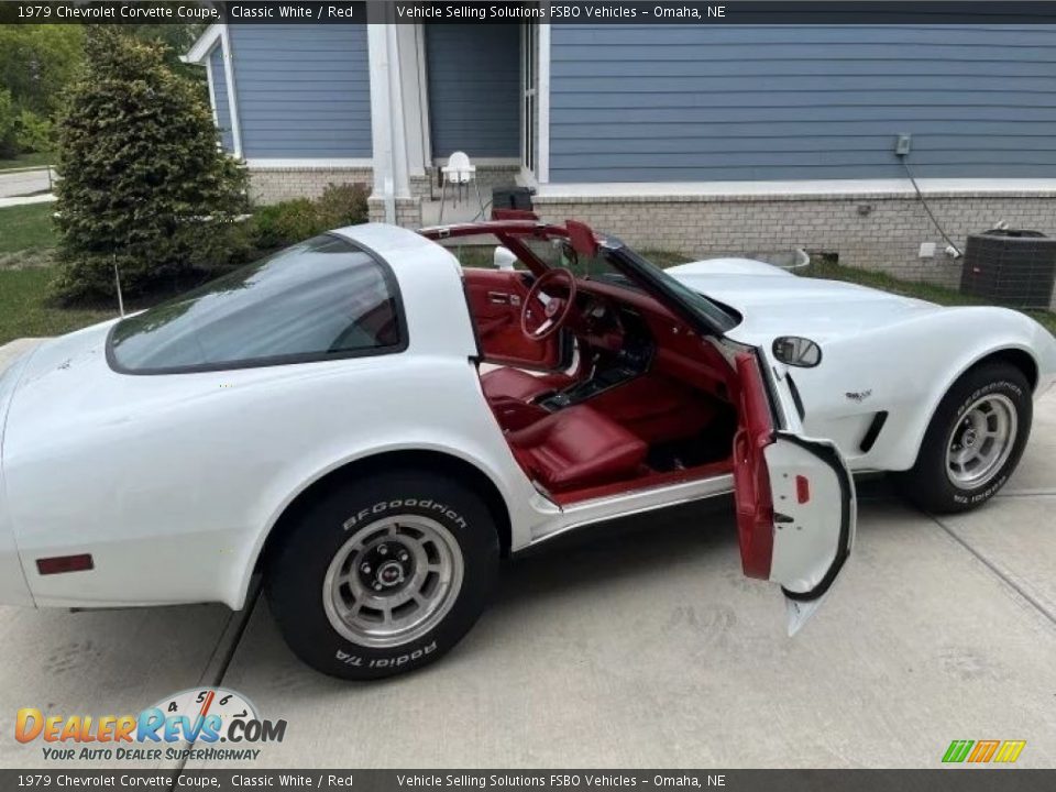 1979 Chevrolet Corvette Coupe Classic White / Red Photo #20