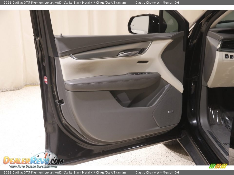 Door Panel of 2021 Cadillac XT5 Premium Luxury AWD Photo #4