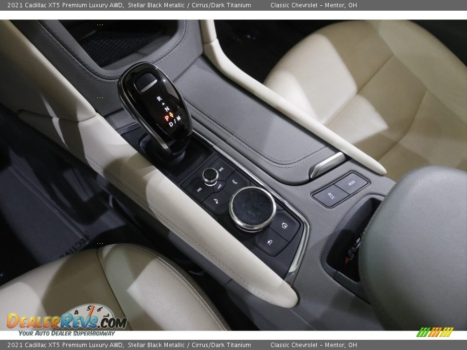 2021 Cadillac XT5 Premium Luxury AWD Shifter Photo #15