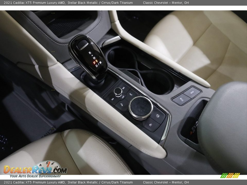 2021 Cadillac XT5 Premium Luxury AWD Shifter Photo #16