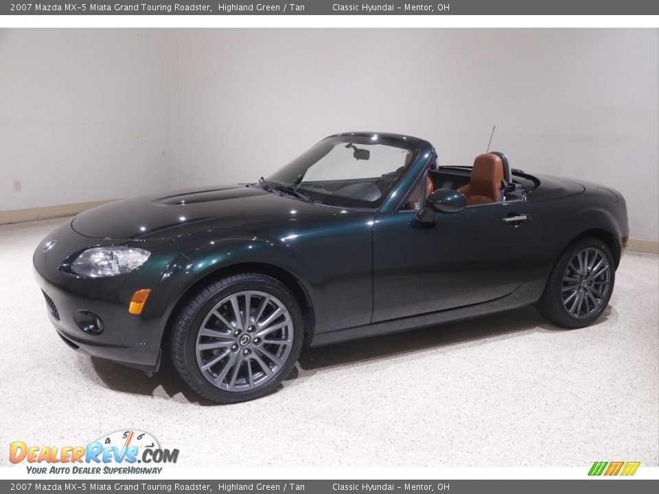 Front 3/4 View of 2007 Mazda MX-5 Miata Grand Touring Roadster Photo #4
