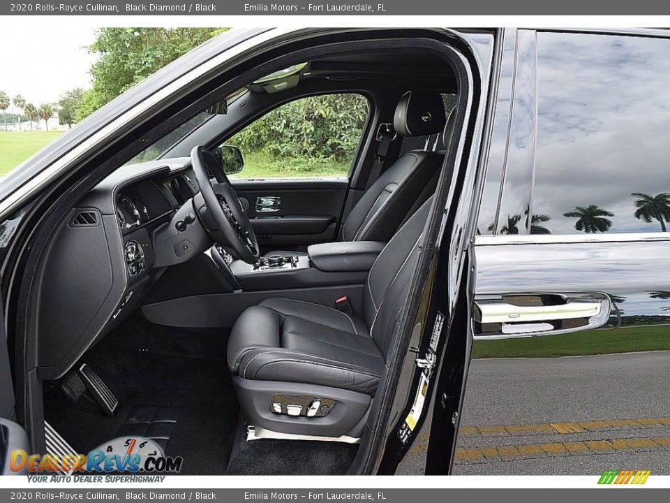 Black Interior - 2020 Rolls-Royce Cullinan  Photo #24