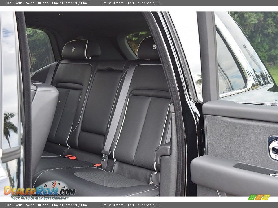 Rear Seat of 2020 Rolls-Royce Cullinan  Photo #41