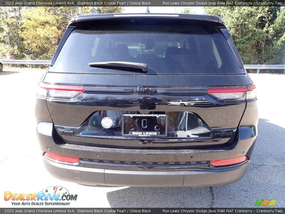 2023 Jeep Grand Cherokee Limited 4x4 Diamond Black Crystal Pearl / Global Black Photo #4