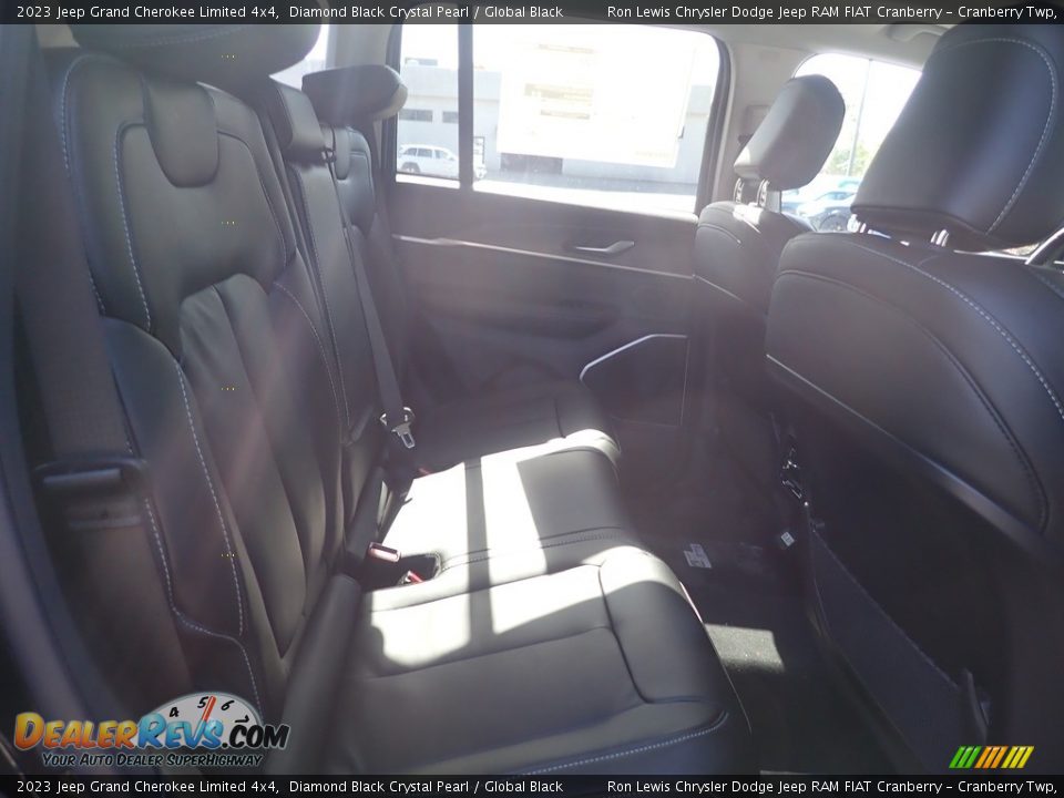 2023 Jeep Grand Cherokee Limited 4x4 Diamond Black Crystal Pearl / Global Black Photo #11