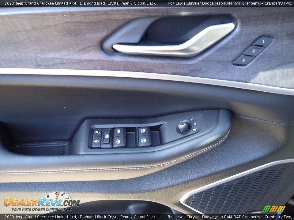 2023 Jeep Grand Cherokee Limited 4x4 Diamond Black Crystal Pearl / Global Black Photo #16