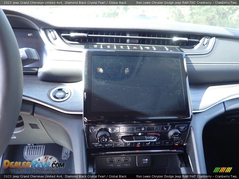 2023 Jeep Grand Cherokee Limited 4x4 Diamond Black Crystal Pearl / Global Black Photo #18