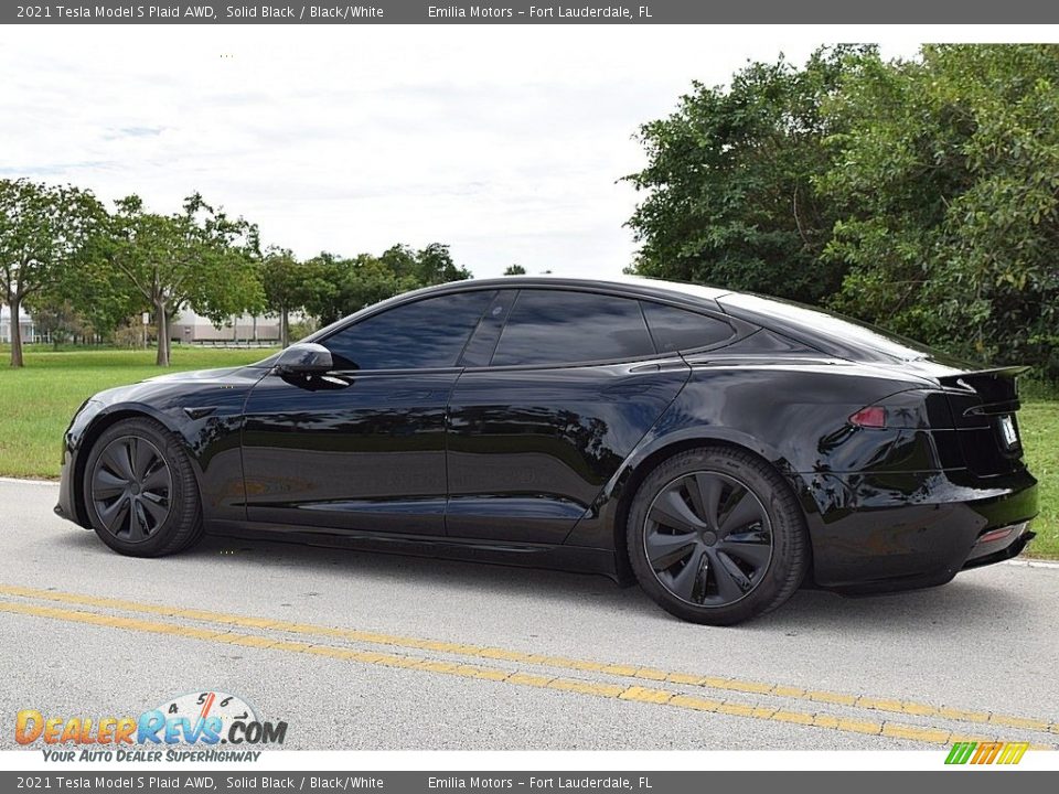 Solid Black 2021 Tesla Model S Plaid AWD Photo #9