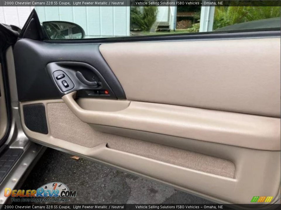 Door Panel of 2000 Chevrolet Camaro Z28 SS Coupe Photo #12