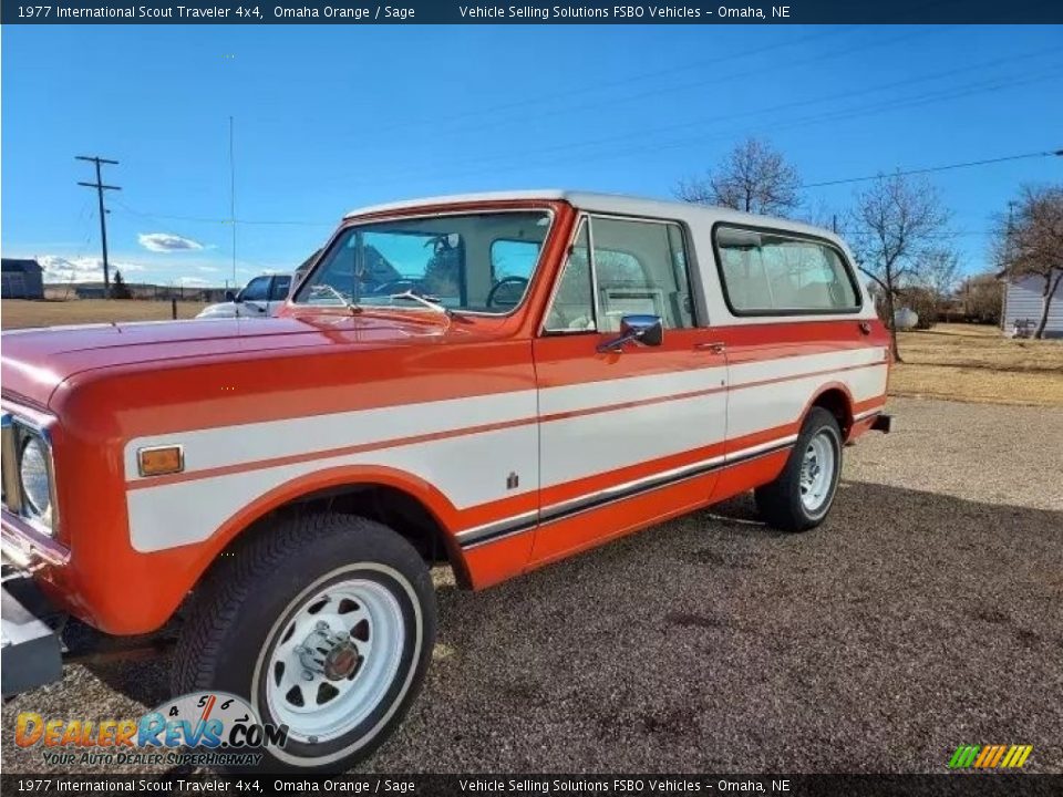 1977 International Scout Traveler 4x4 Omaha Orange / Sage Photo #2